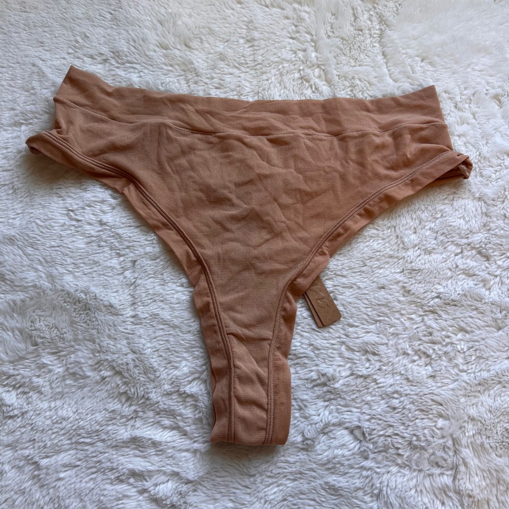 Skims Women's Fits Everybody Thong Ochre PN-THG-1635 Plus Size 3X New With Tags